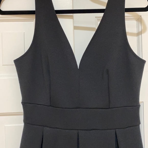 Chic V-Neck eight sixty Black Dress - Picture 2 of 3